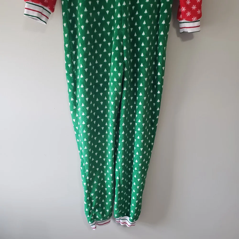 Secret Treasures Women Medium Pajamas One Piece Christmas Holiday Cozy Red Green